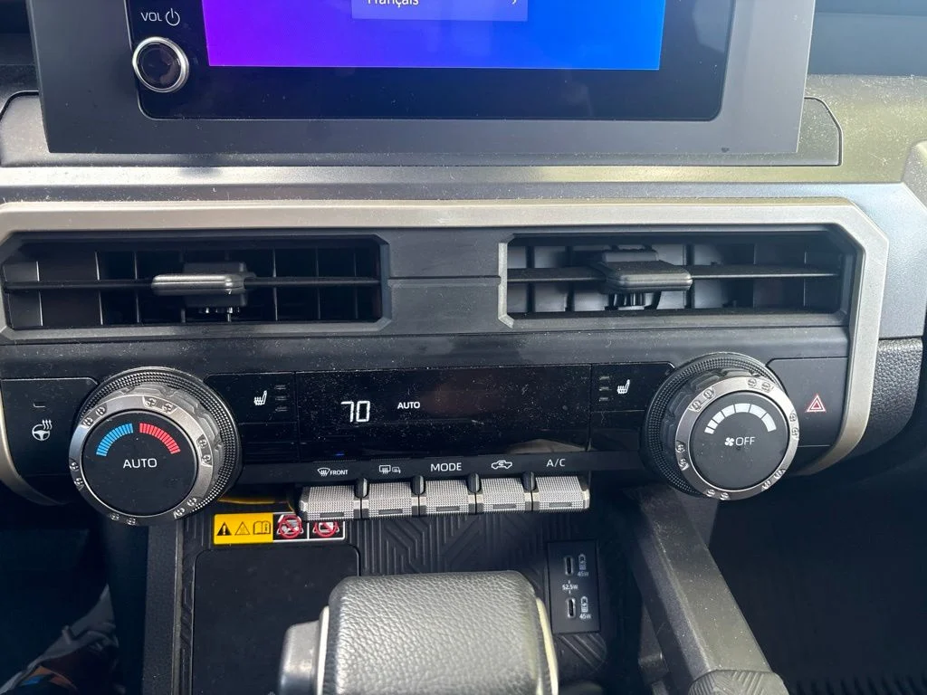 Used 2024  Toyota SR5 image 11