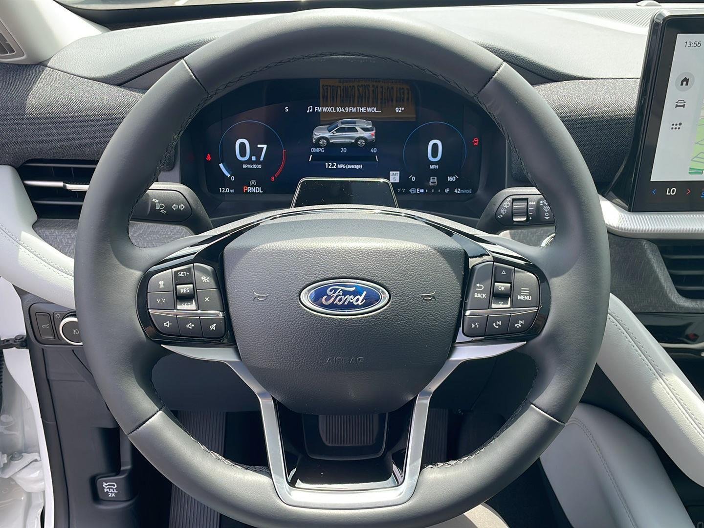 New 2026 Star White Metallic Tri-Coat Ford Platinum™ image 13
