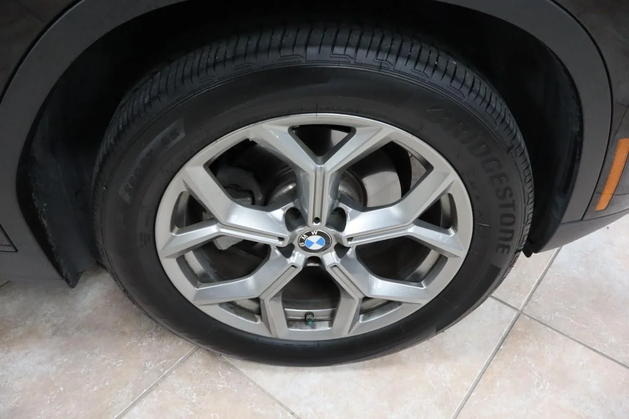 Used 2023 Jet Black BMW xDrive30i image 40