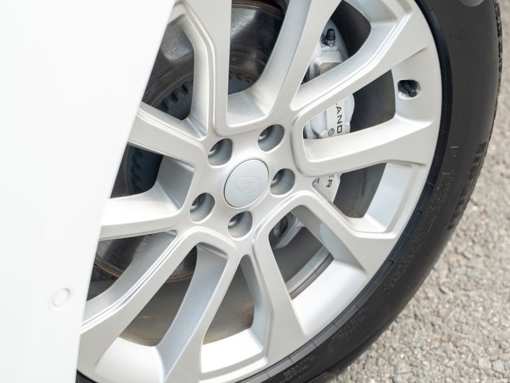 Certified Used 2025 White Land Rover S image 9