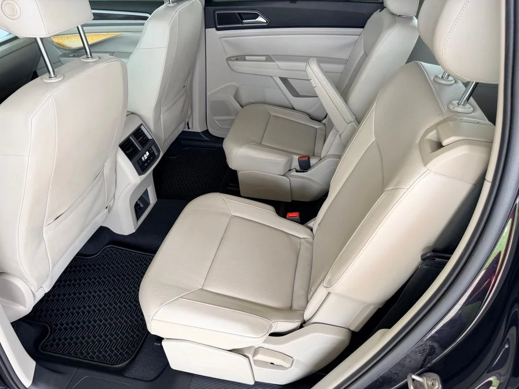 Used 2019 Black Volkswagen 3.6L V6 SE image 29