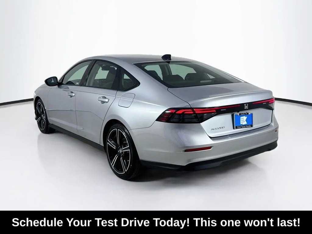 Used 2026 Silver Honda SE image 5