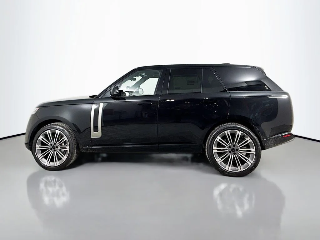 New 2026 Santorini Black Land Rover SE image 8