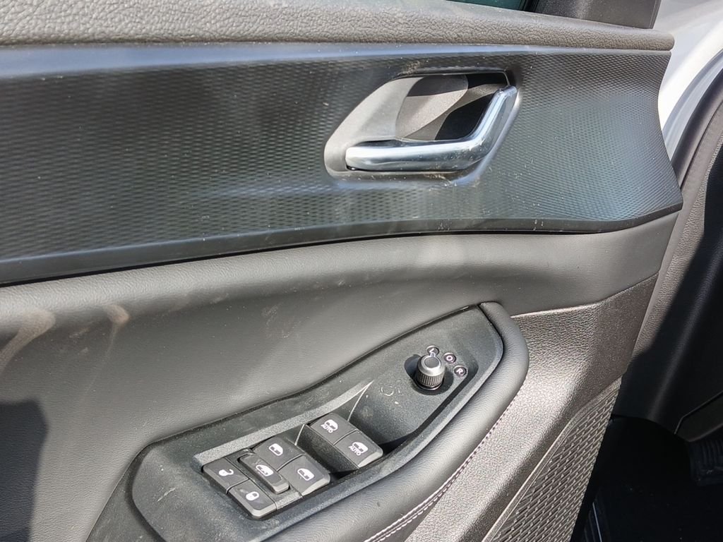 New 2026 Silver Zynith Exterior Paint Jeep Laredo image 11