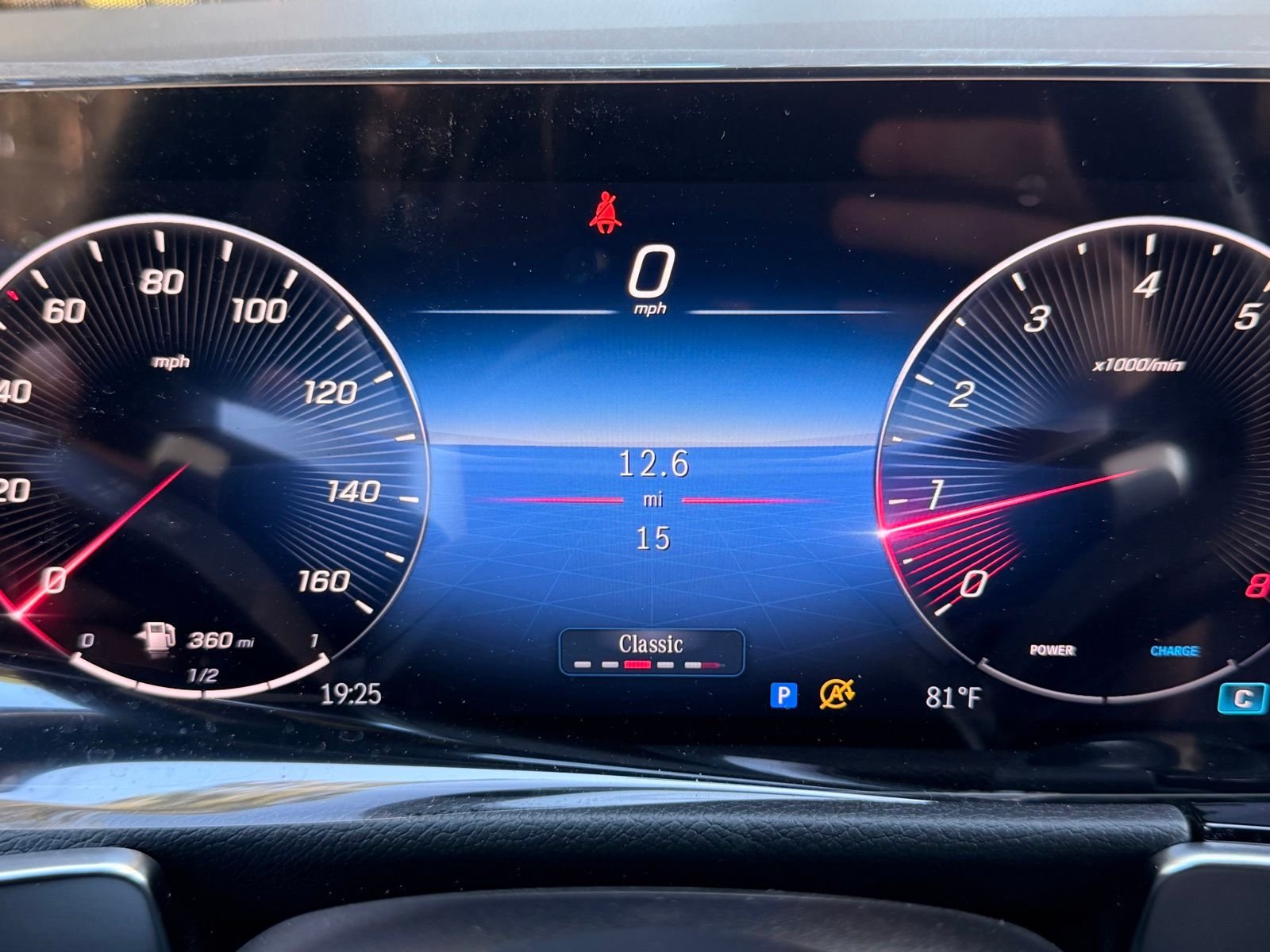 New 2026 Polar White Mercedes-Benz GLB 250 image 26