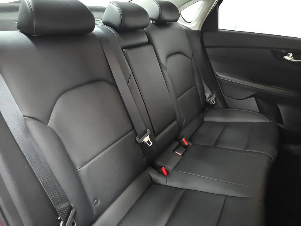 Used 2019 Red Kia EX image 16