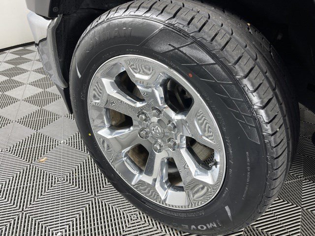Certified Used 2022 Diamond Black Crystal Pearlcoat Ram Big Horn image 9