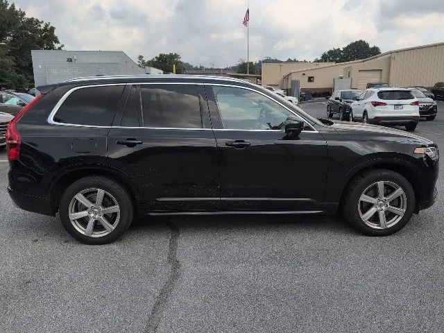 Used 2020 Black Volvo T6 Momentum image 10
