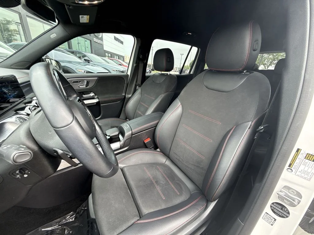 Used 2023  Mercedes-Benz 300 image 11