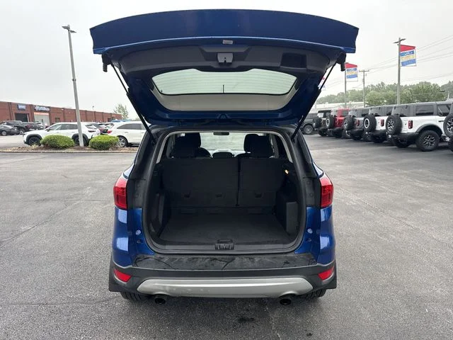 Used 2019 Blue Ford SE image 20