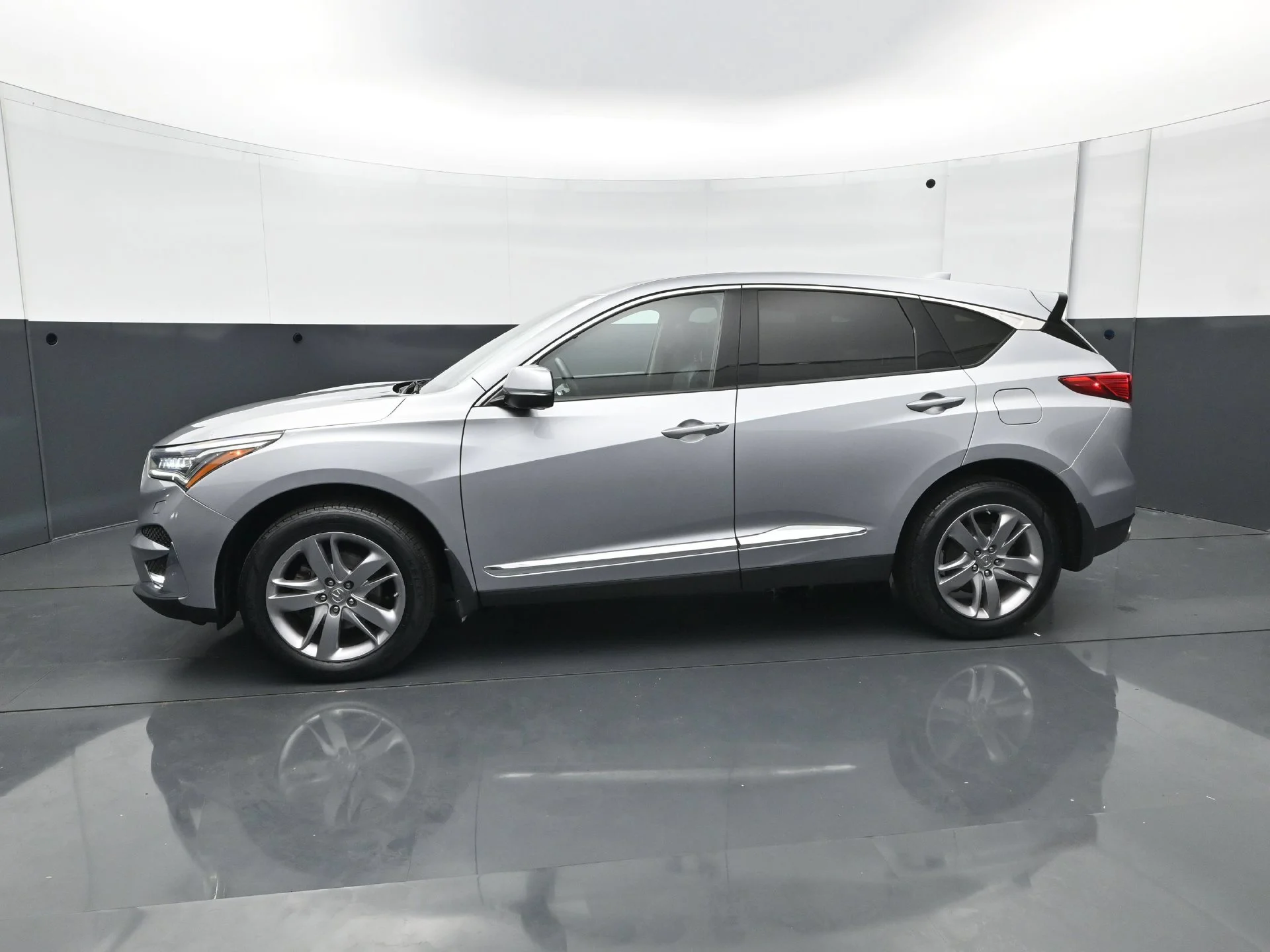 Used 2021 Silver Acura Platinum Elite AWD image 3