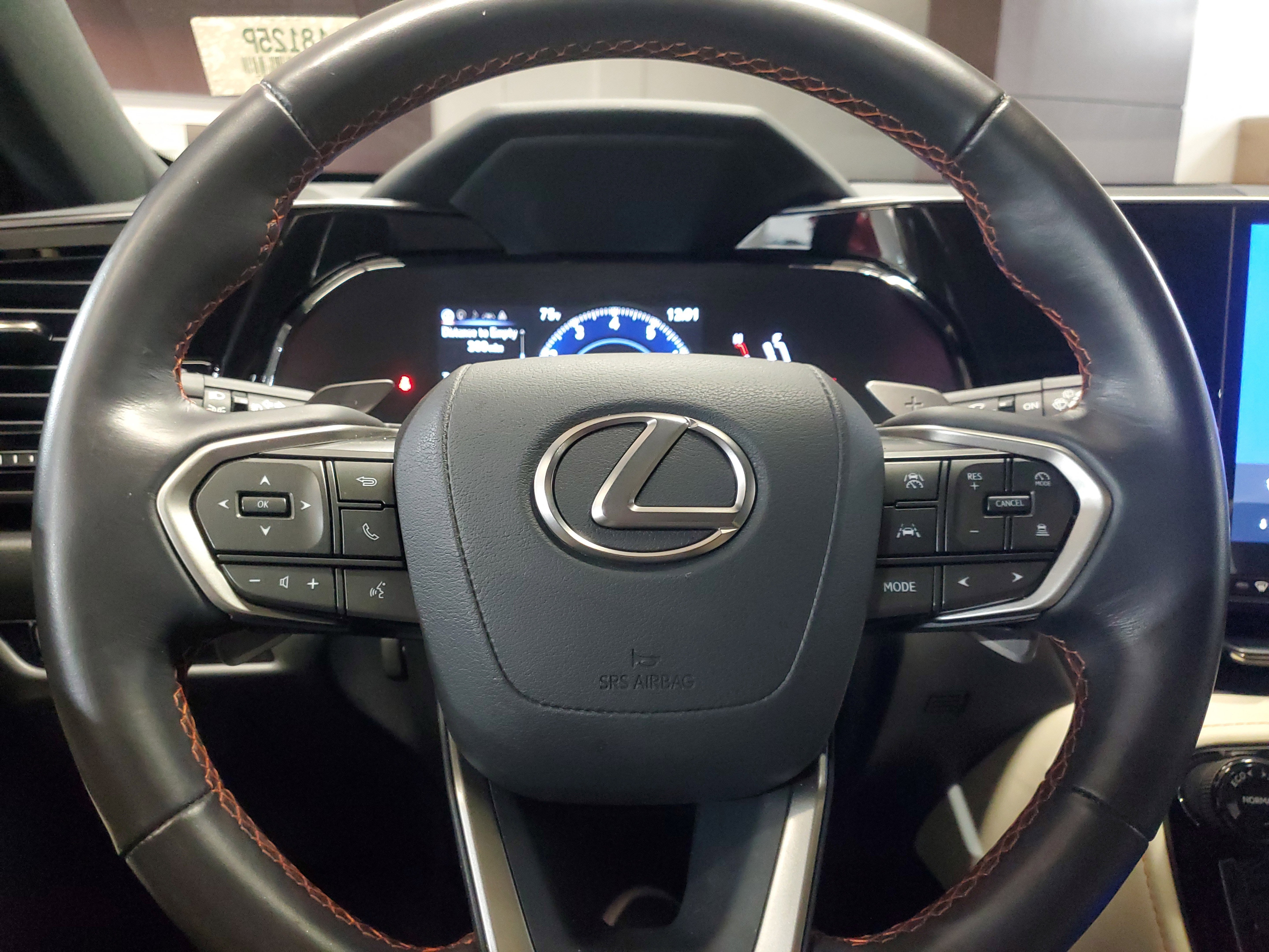 Used 2024  Lexus NX 250 Premium image 23