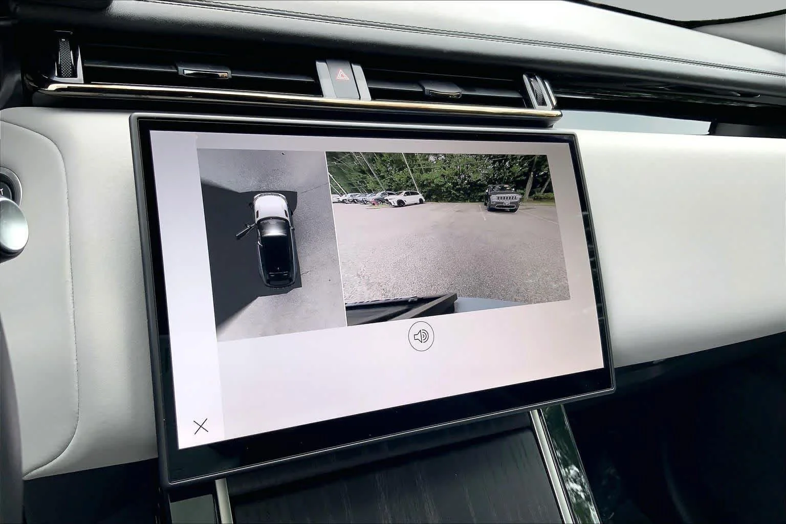Used 2026 GRAY Land Rover Dynamic SE image 28