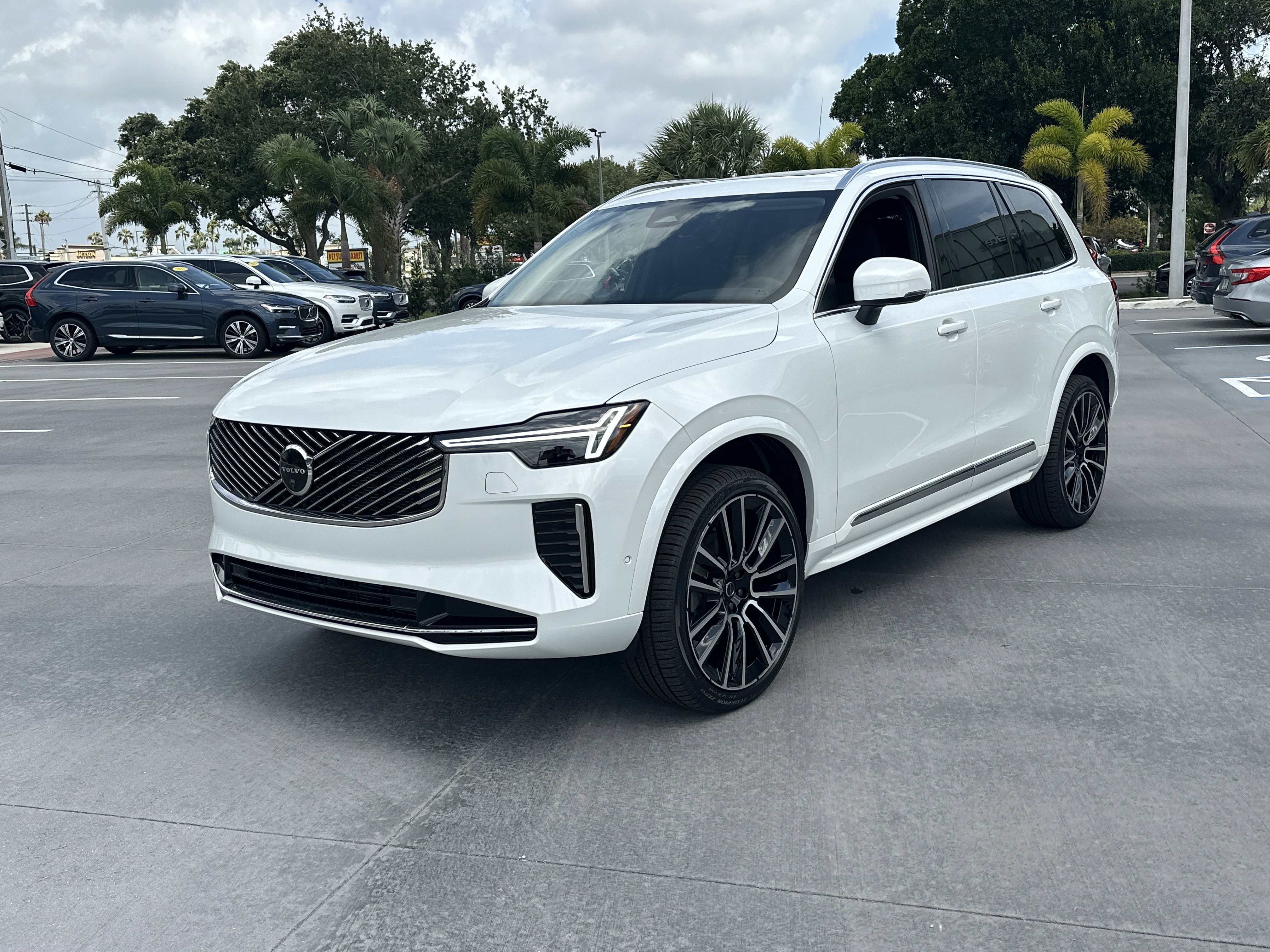 New 2026 Crystal White Volvo Plus image 2