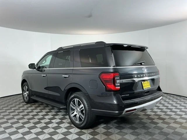 Used 2024  Ford Limited image 6