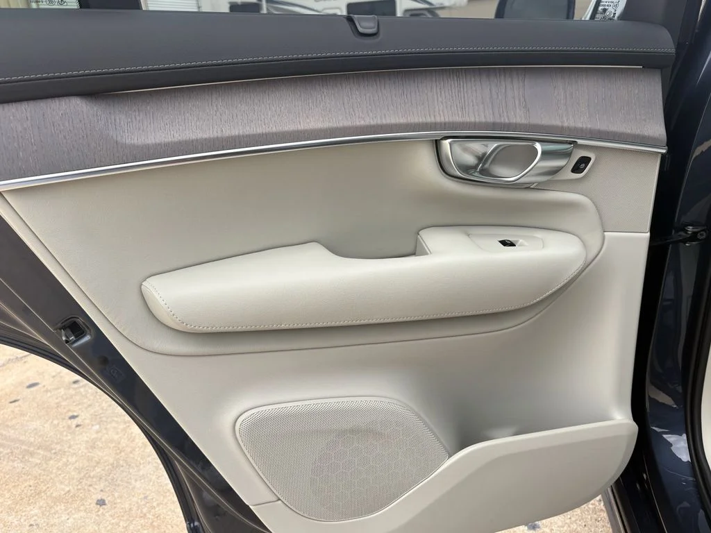 New 2026 Denim Blue Volvo Ultra image 24