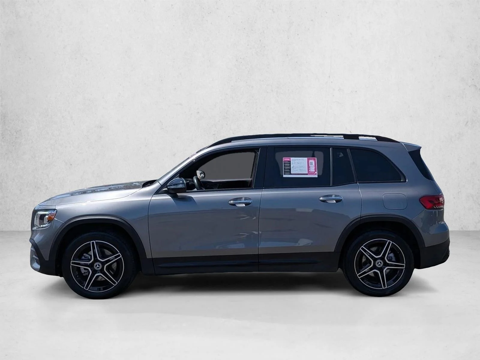 Used 2022 Mountain Grey Metallic Mercedes-Benz GLB 250 image 9