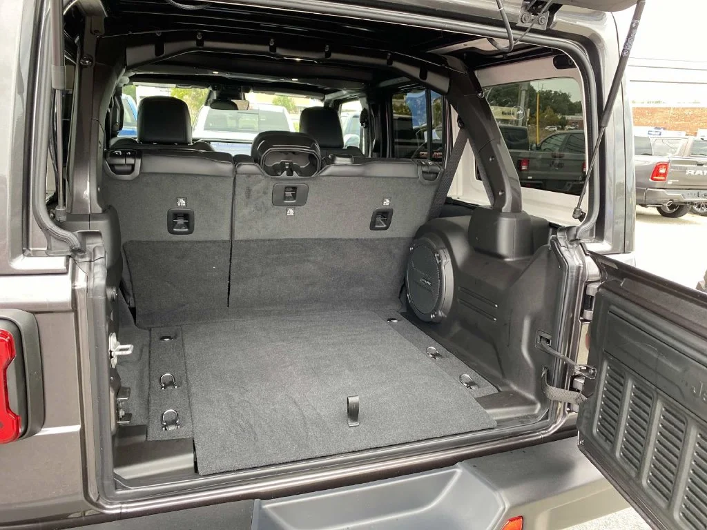 Certified Used 2026 Gray Jeep Rubicon X image 5