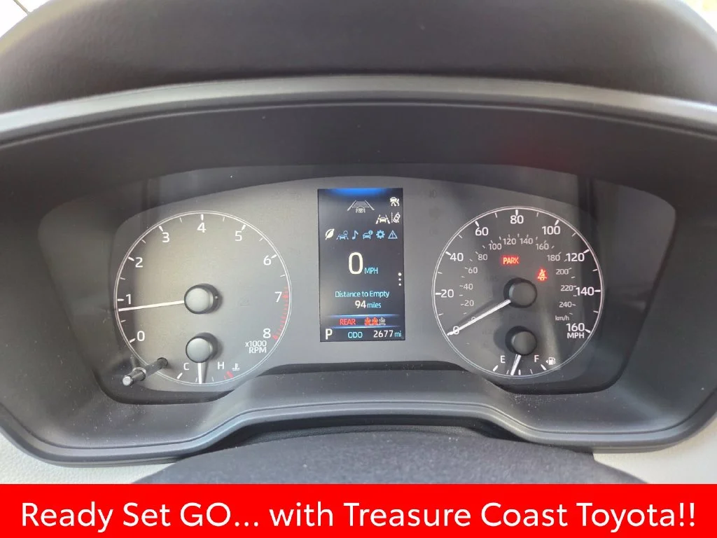 Certified Used 2025  Toyota LE image 32