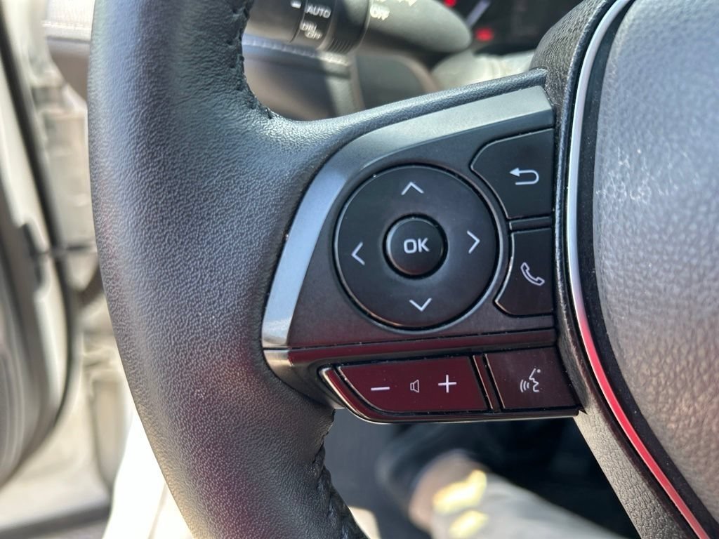 Used 2023 White Toyota XLE Premium image 6