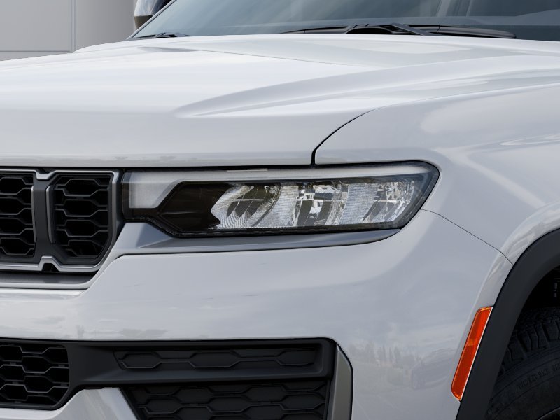 New 2026 Bright White Clear-Coat Exterior Paint Jeep Altitude image 36