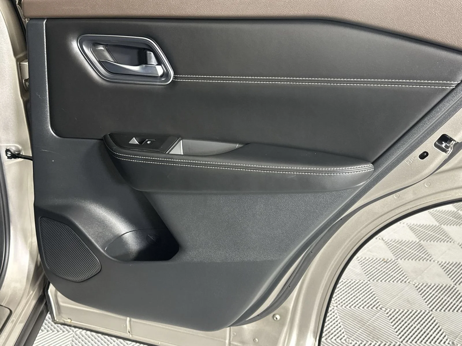Certified Used 2021 Gold Nissan Platinum image 32