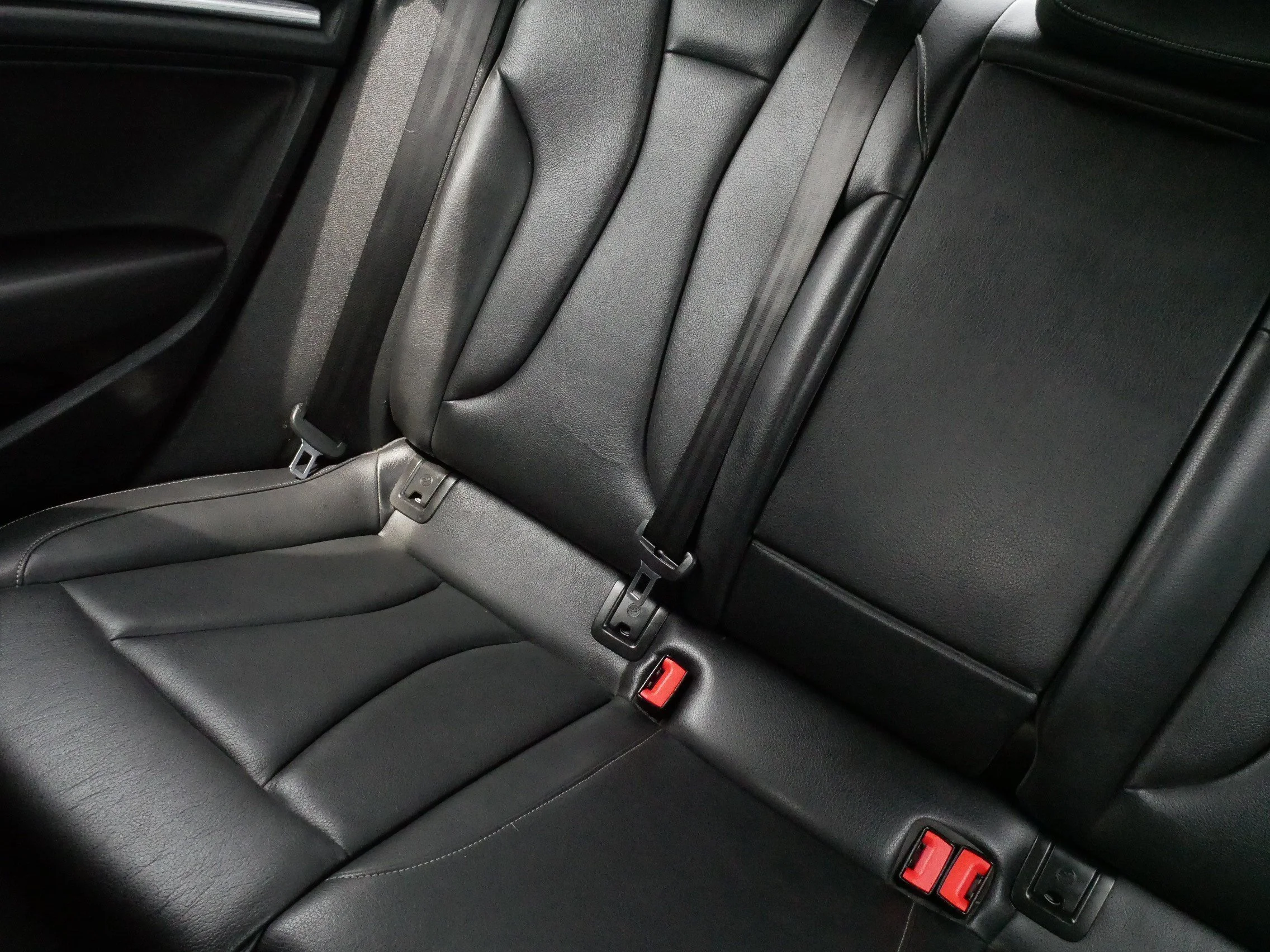 Used 2020 Silver Audi S line Premium image 12