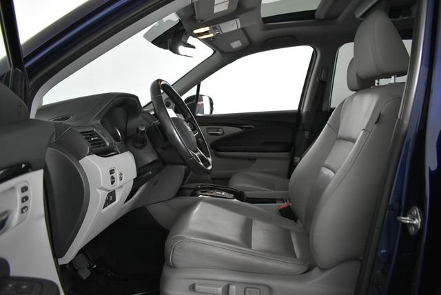 Used 2019 Blue Honda Touring image 35