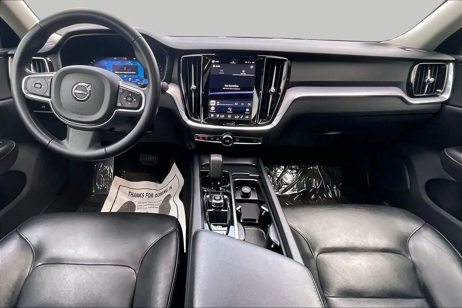 Used 2024  Volvo Core Dark Theme image 15