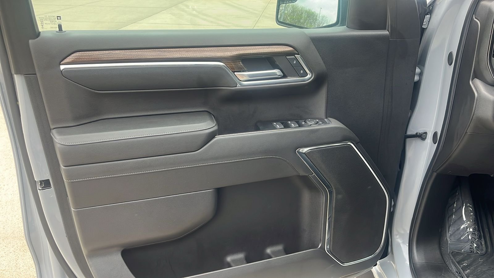 Used 2024 Gray Chevrolet LT image 17