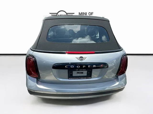 New 2026 Silver MINI Signature Plus image 5