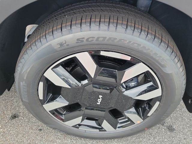 New 2027 White Pearl Kia S image 7