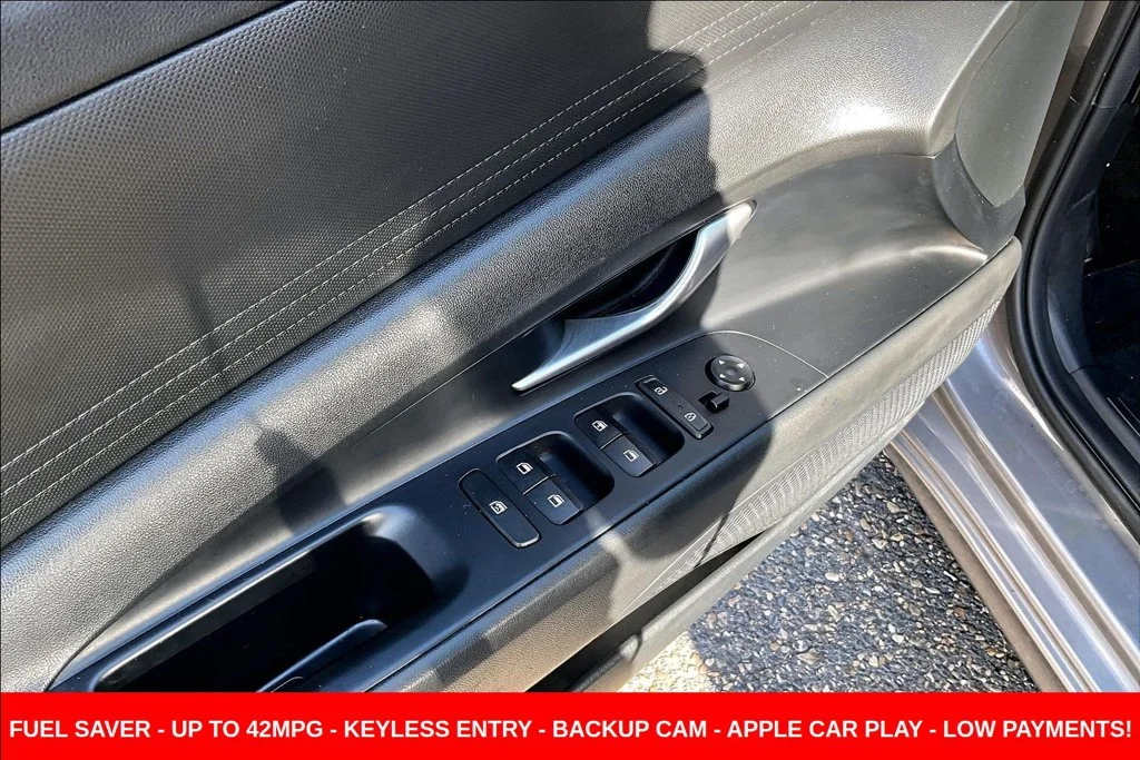 Used 2023 Silver Hyundai SE image 23