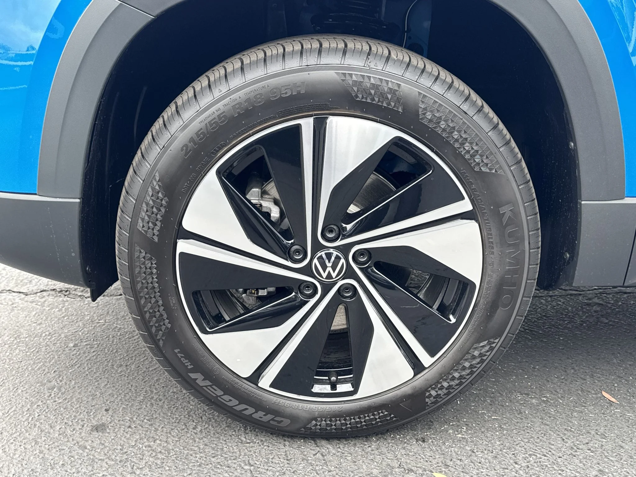 New 2026 Cornflower Blue Volkswagen SE image 11