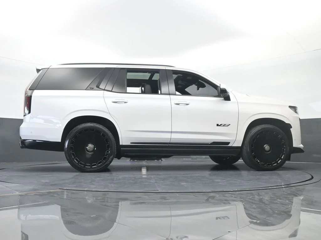 Used 2023 Crystal White Tricoat Cadillac V-Series image 91