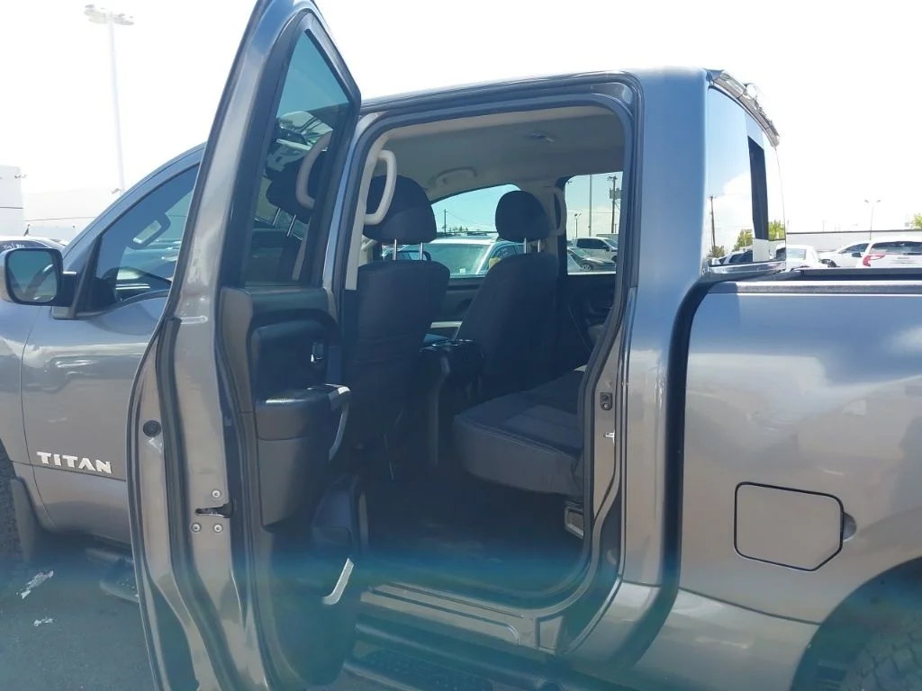 Used 2021 Gray Nissan SV image 7