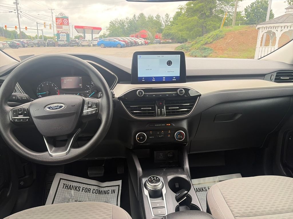 Used 2022 White Ford SE image 13