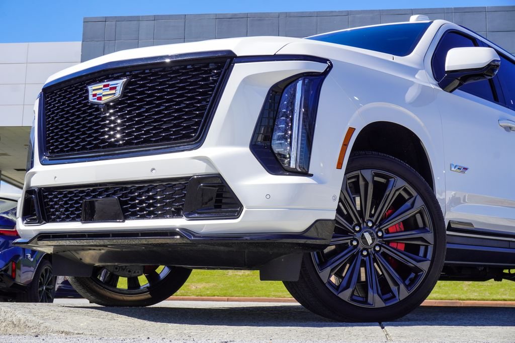Used 2025 White Cadillac V-Series image 2