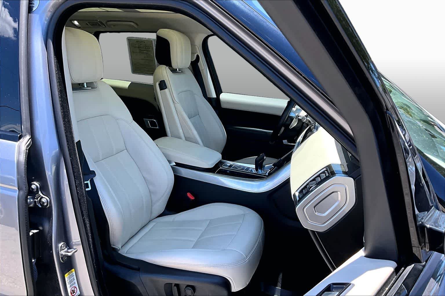Used 2022 Ethereal Frost Silver Land Rover HSE Silver Edition image 9