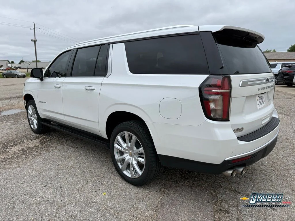 Used 2024 Beige Chevrolet High Country image 5