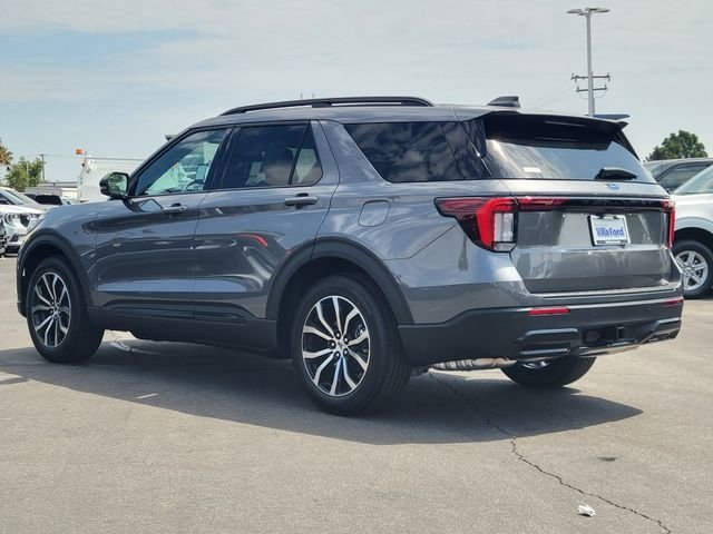 New 2026 Carbonized Gray Metallic Ford ST-Line image 2