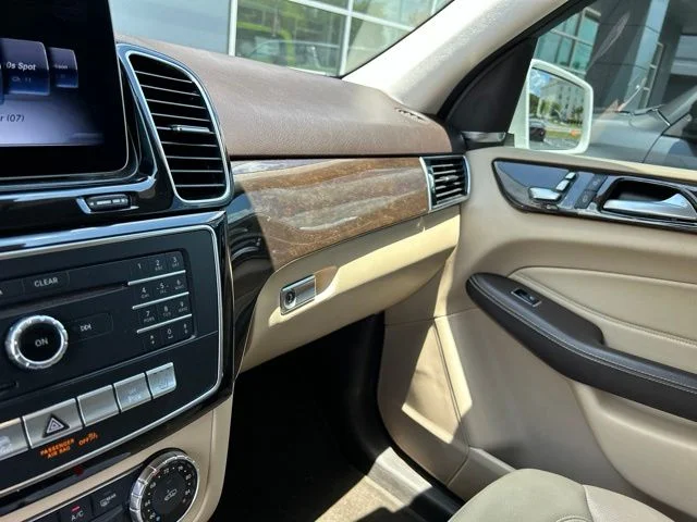 Used 2018 White Mercedes-Benz GLE 350 image 19