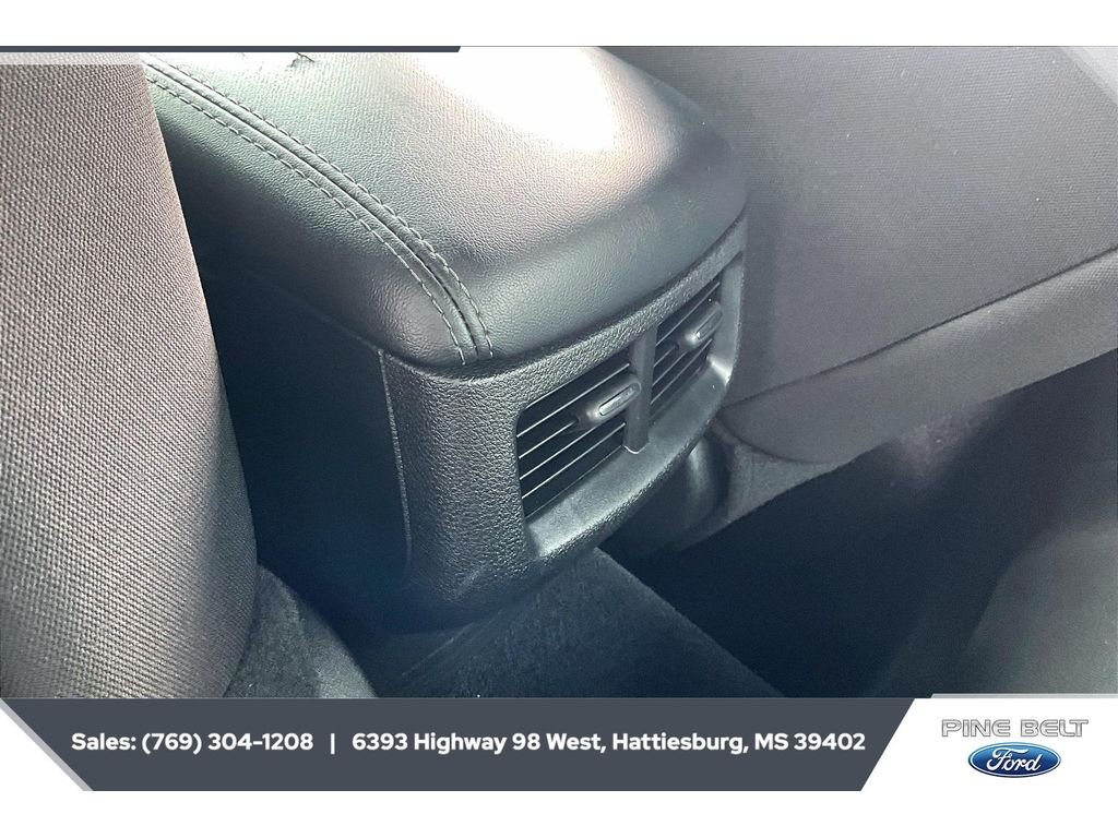 Used 2020 Pitch Black Clearcoat Dodge SXT image 23