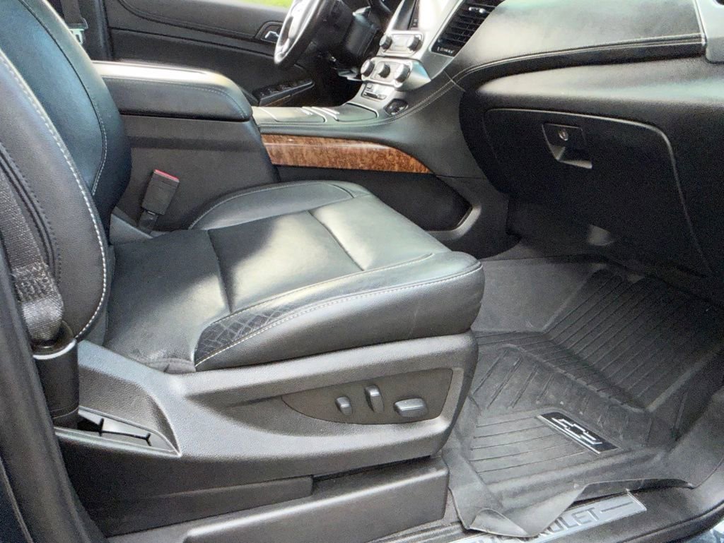 Used 2019 SHADOW GRAY METALLIC Chevrolet Premier image 19