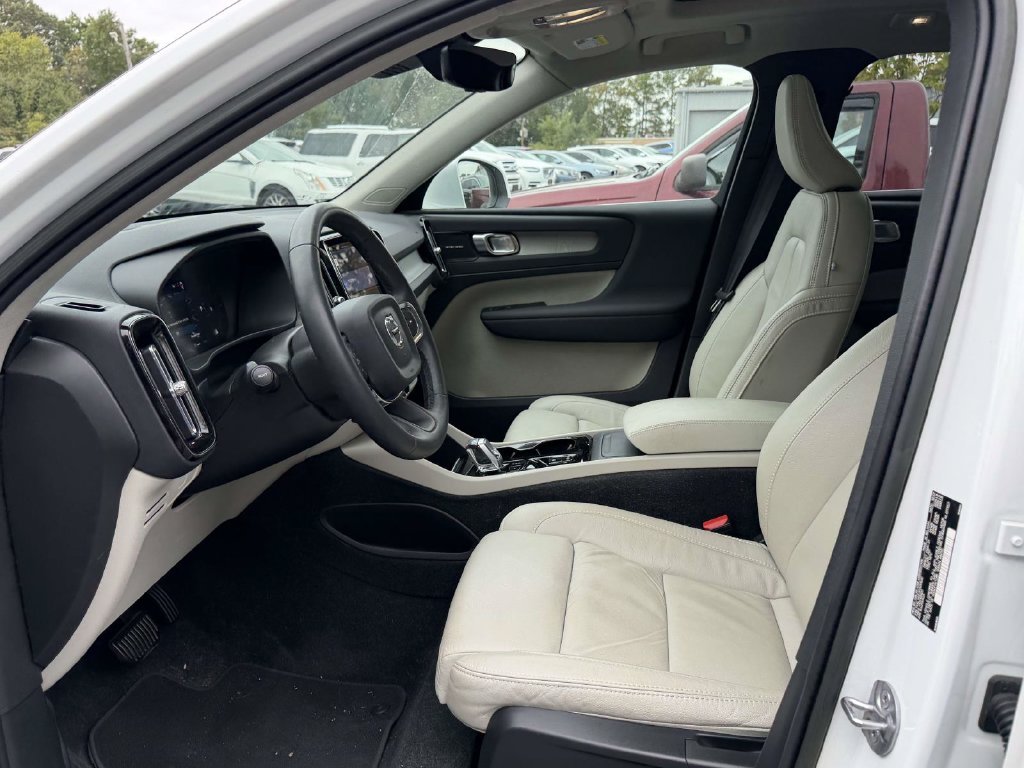 Used 2023 White Volvo Ultimate image 5