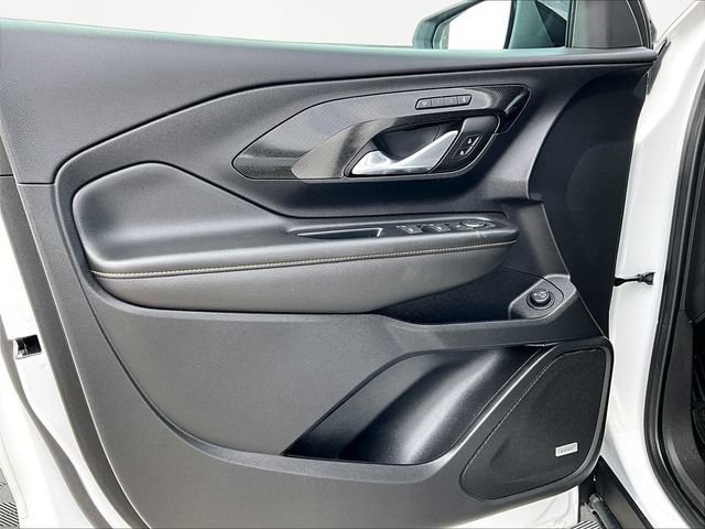 Used 2023 SUMMIT WHITE GMC AT4 image 9