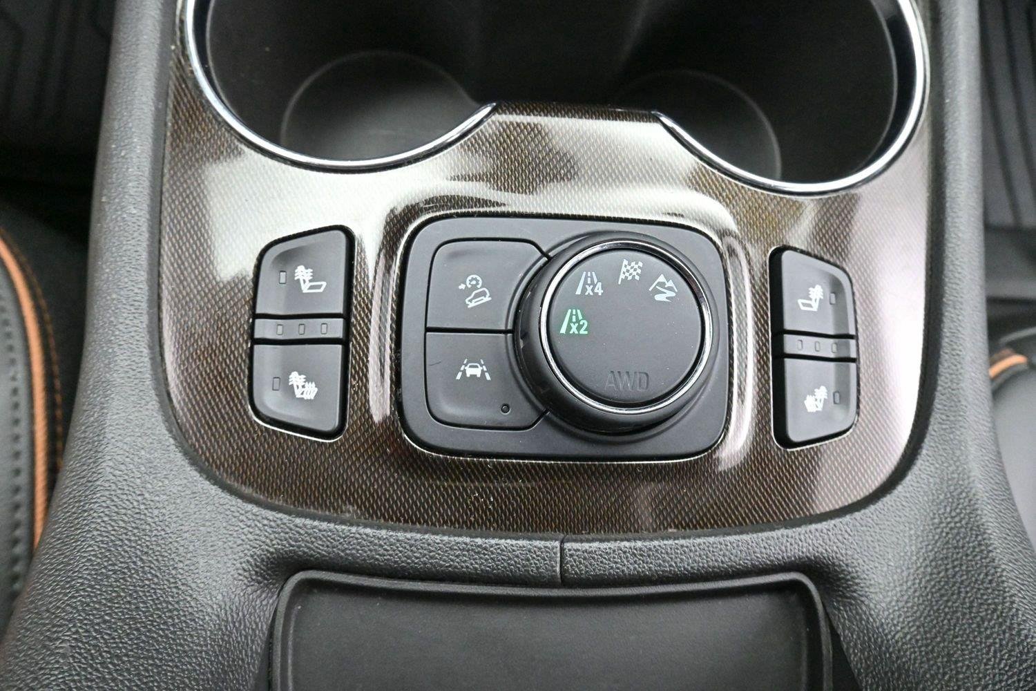 Used 2021 SUMMIT WHITE GMC AT4 image 28