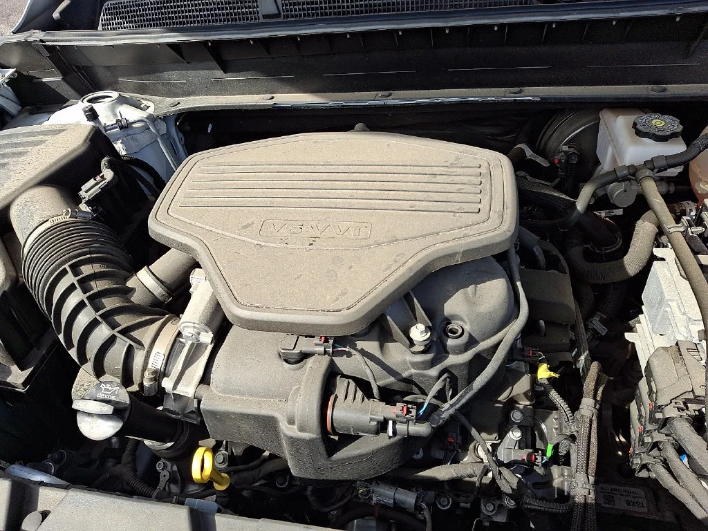 Used 2023 SUMMIT WHITE GMC SLT image 30