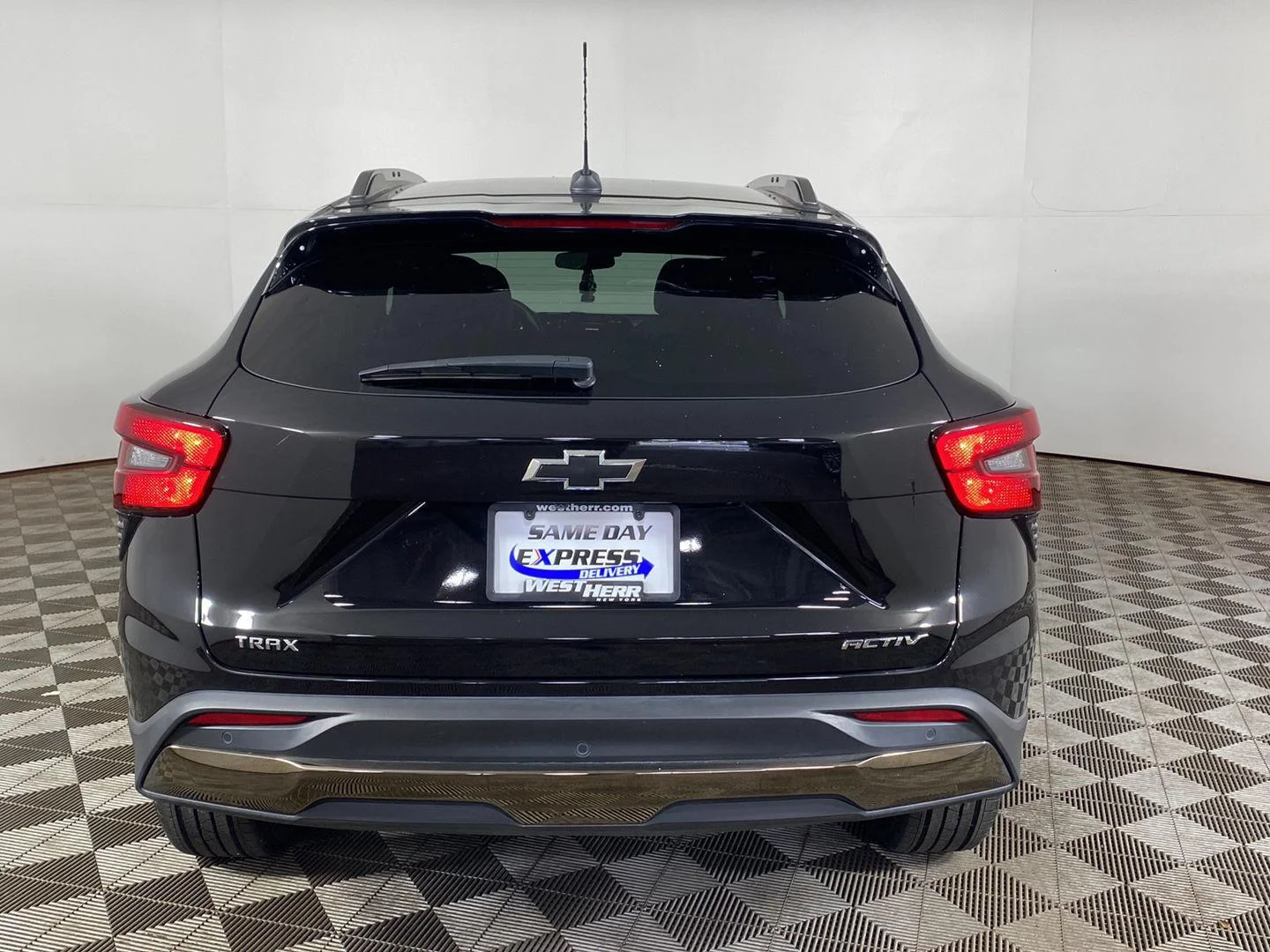 Used 2025 Mosaic Black Metallic Chevrolet ACTIV image 4