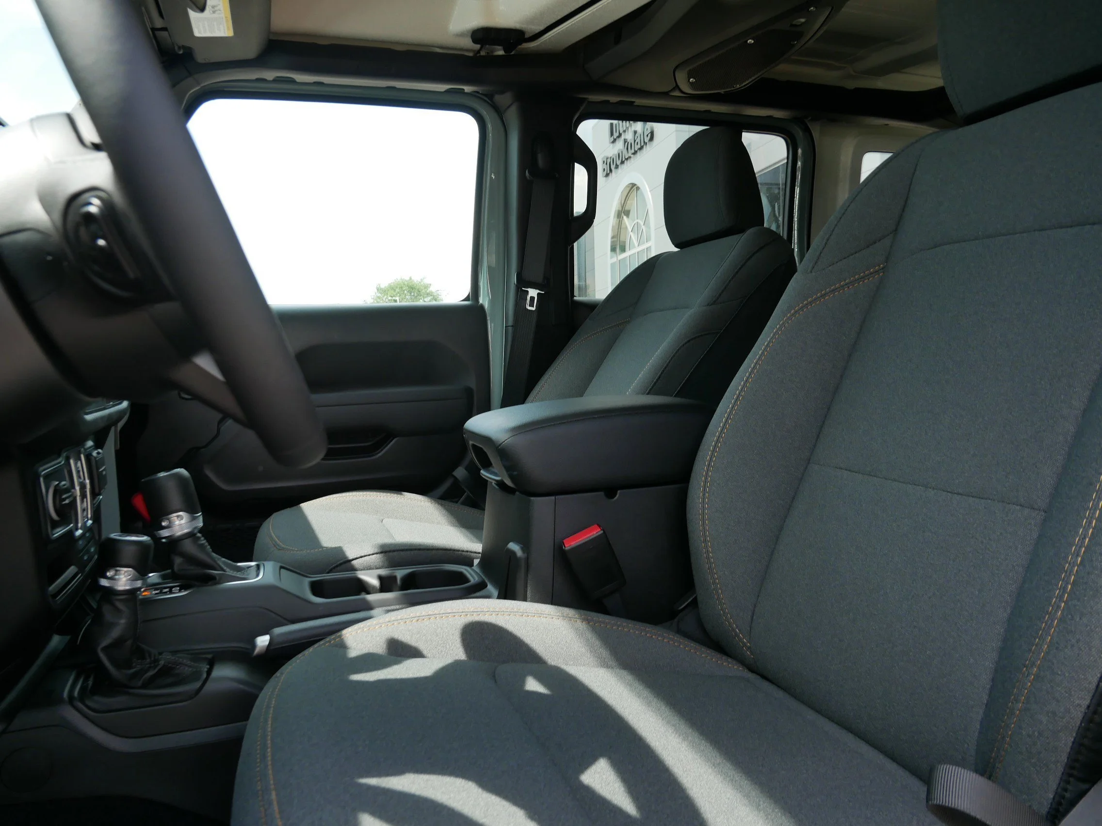 New 2026 Earl Clearcoat Jeep Sport S image 9